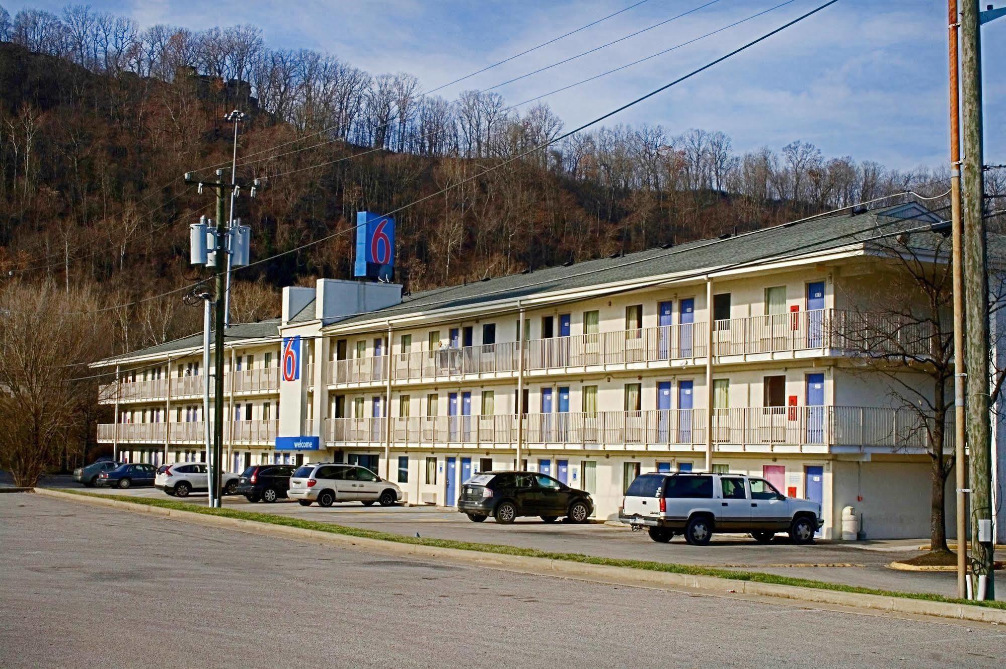 Days Inn By Wyndham Charleston Wv 外观 照片